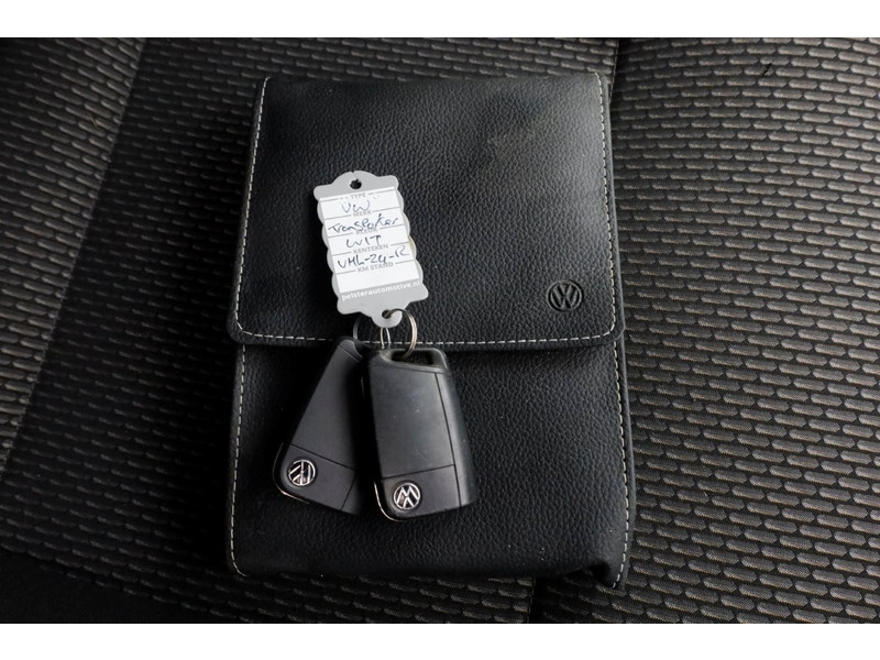 50757084-volkswagen-transporter-6