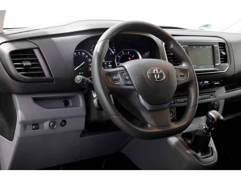 50759987-toyota-proace-12
