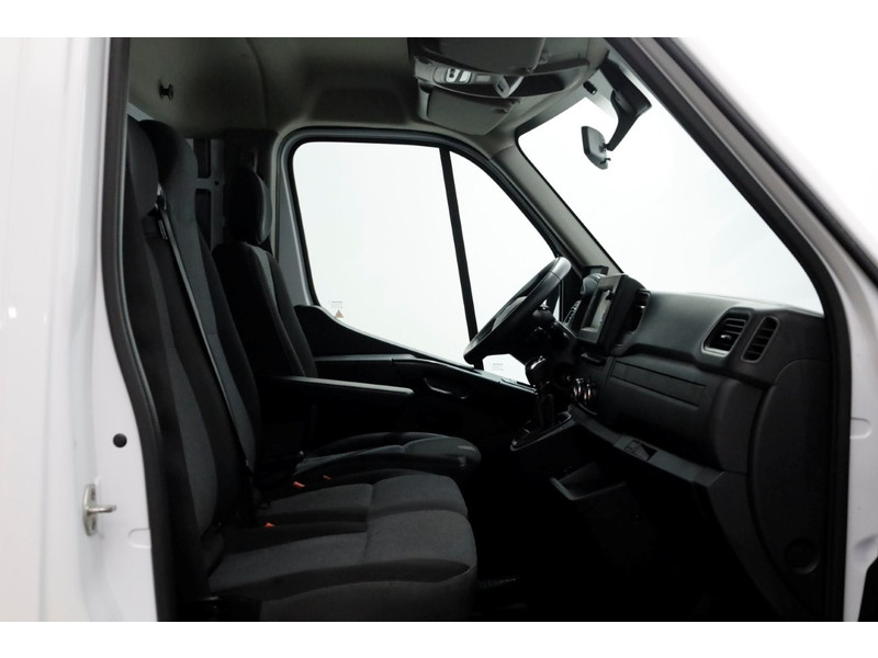 50764177-renault-master-5