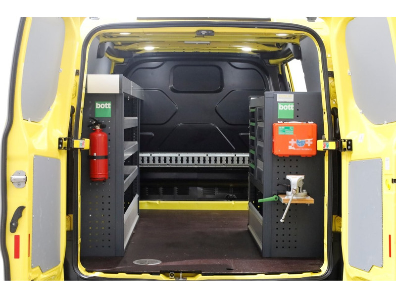 50795834-ford-transit-custom-5