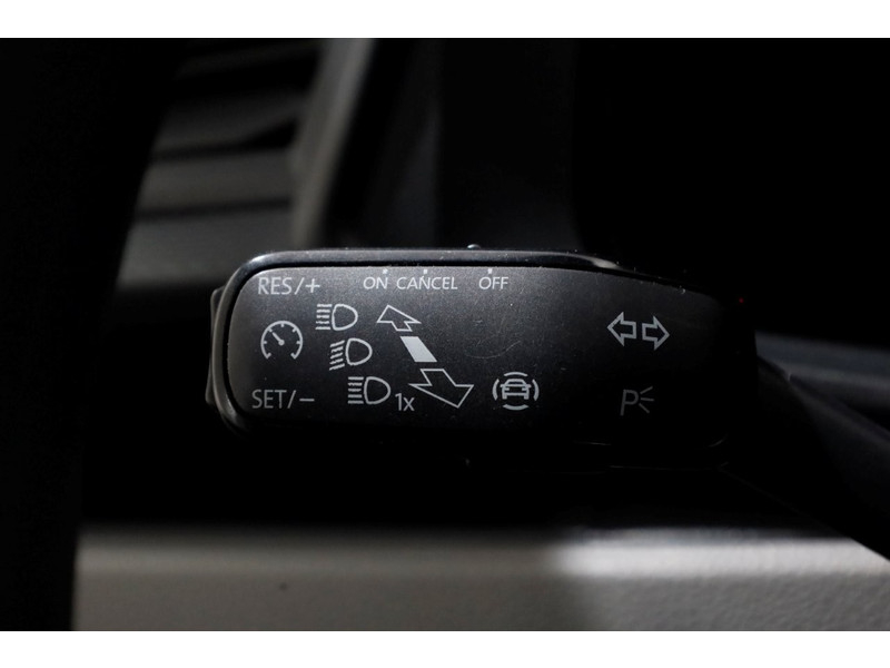 50795930-volkswagen-transporter-14