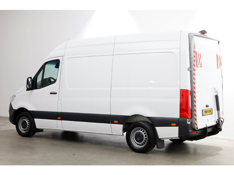 50845436-mercedes-benz-sprinter-10