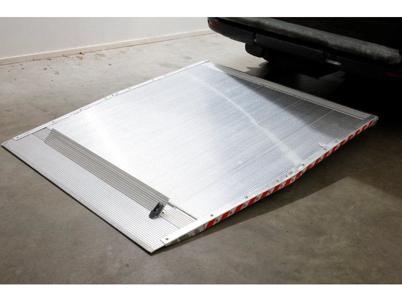 50845436-mercedes-benz-sprinter-12