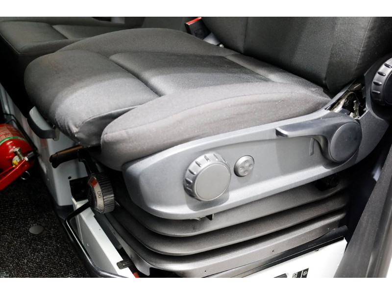 50845436-mercedes-benz-sprinter-18