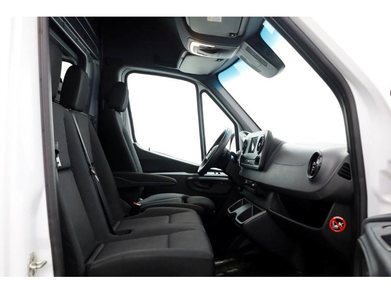 50845436-mercedes-benz-sprinter-5