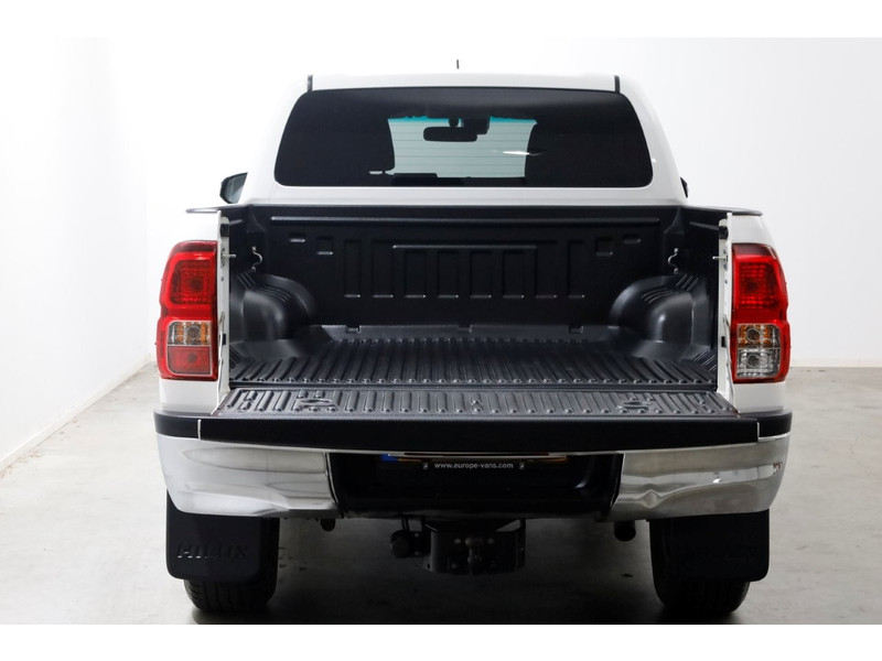 50861051-toyota-hilux-5