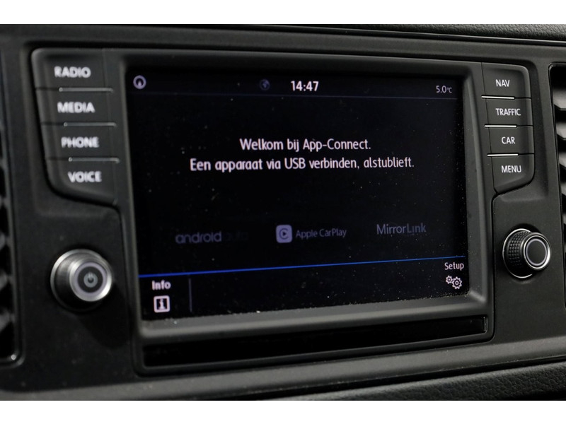 50870675-volkswagen-crafter-16