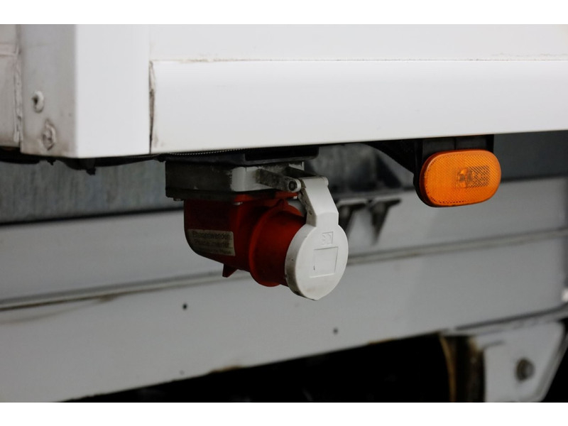 50871108-mercedes-benz-sprinter-15