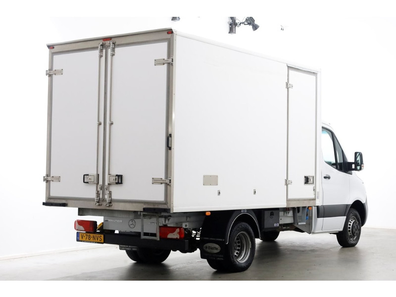 50871108-mercedes-benz-sprinter-2