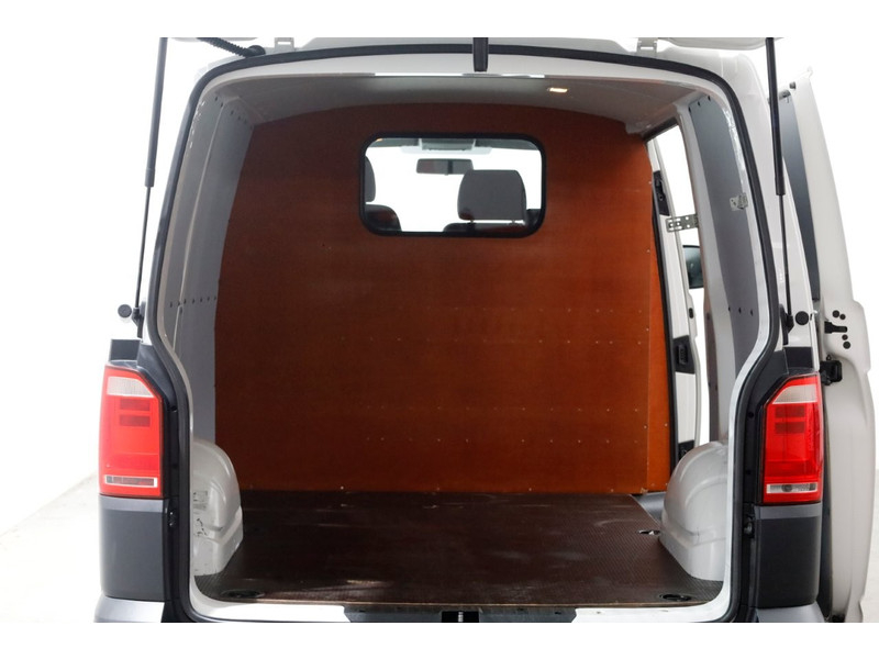 50902932-volkswagen-transporter-3