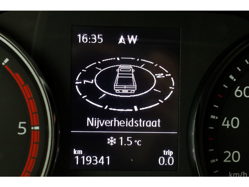 50966397-volkswagen-crafter-16