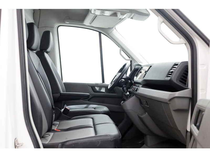 50991888-volkswagen-crafter-5