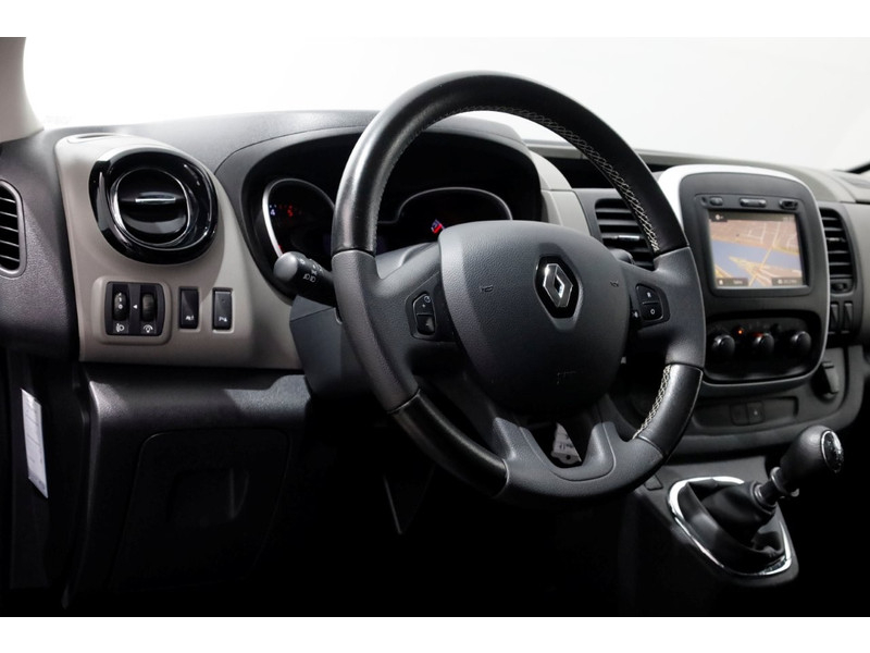 51000928-renault-trafic-15