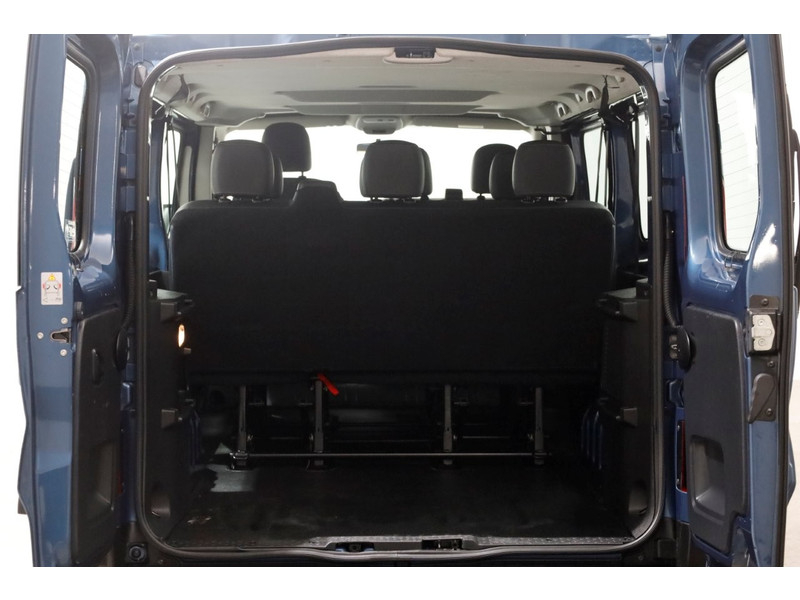 51000928-renault-trafic-8