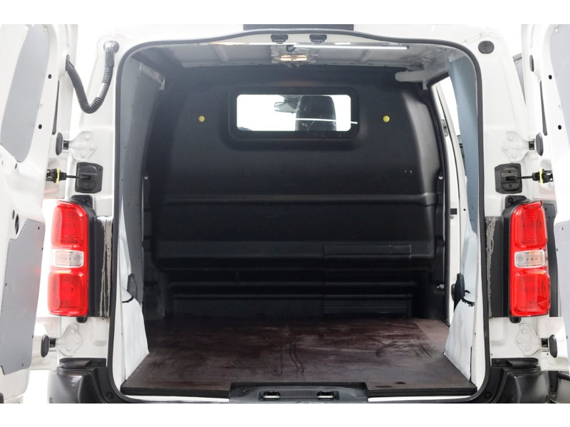 51002002-opel-vivaro-e-5