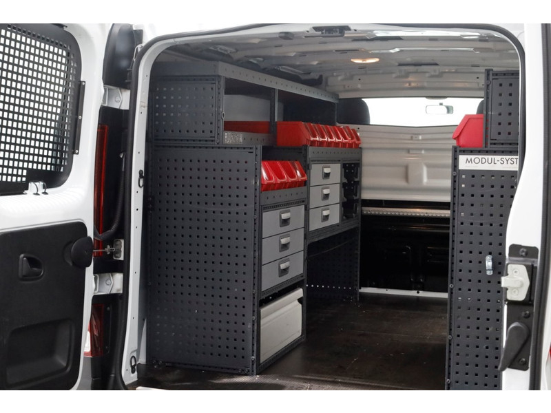 51002201-renault-trafic-11