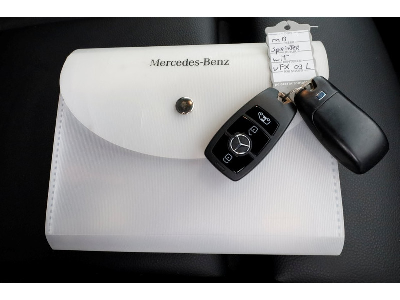 51052949-mercedes-benz-sprinter-6