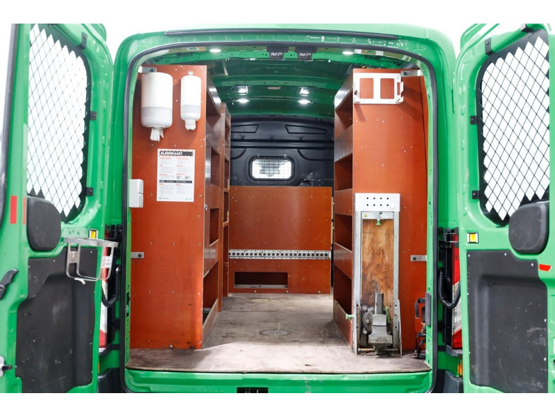 51078303-ford-transit-5