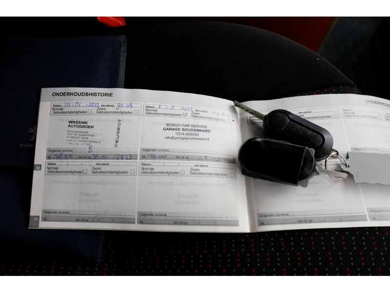 51078734-peugeot-boxer-6