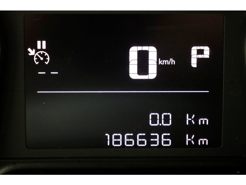 51099283-opel-vivaro-17