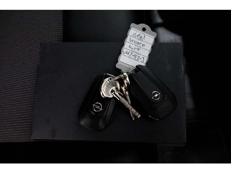 51099283-opel-vivaro-6