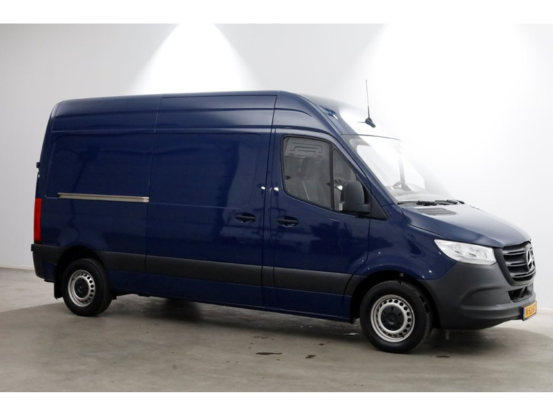 51110765-mercedes-benz-sprinter-10