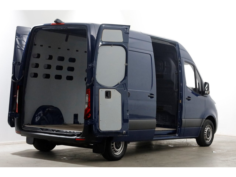 51110765-mercedes-benz-sprinter-12