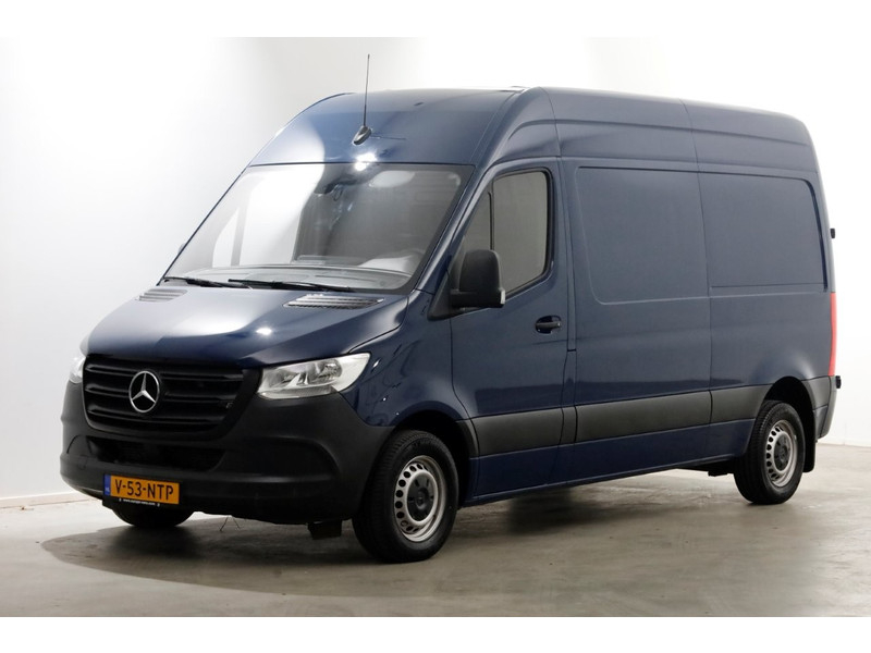 51110765-mercedes-benz-sprinter-8