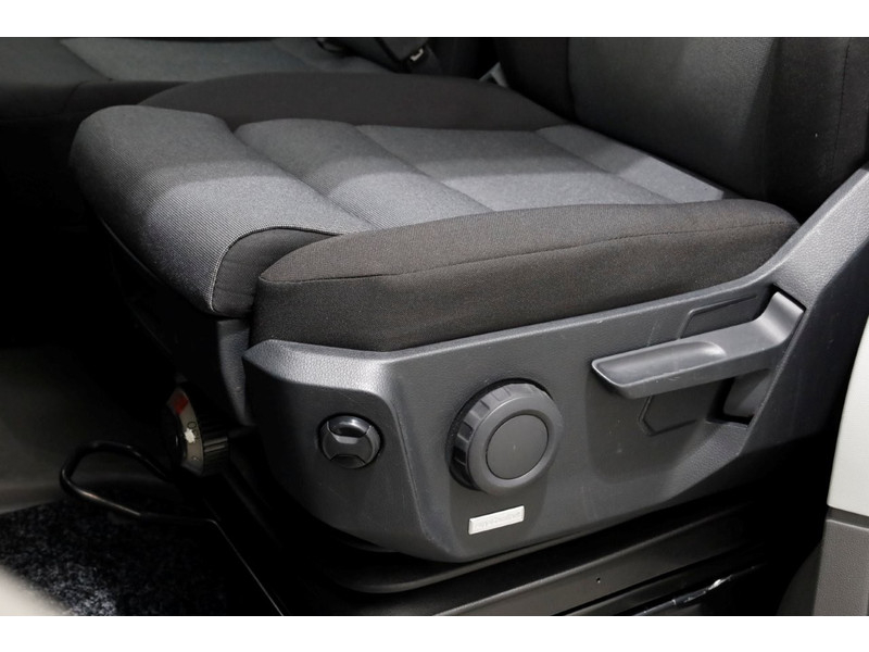 51111050-volkswagen-crafter-19