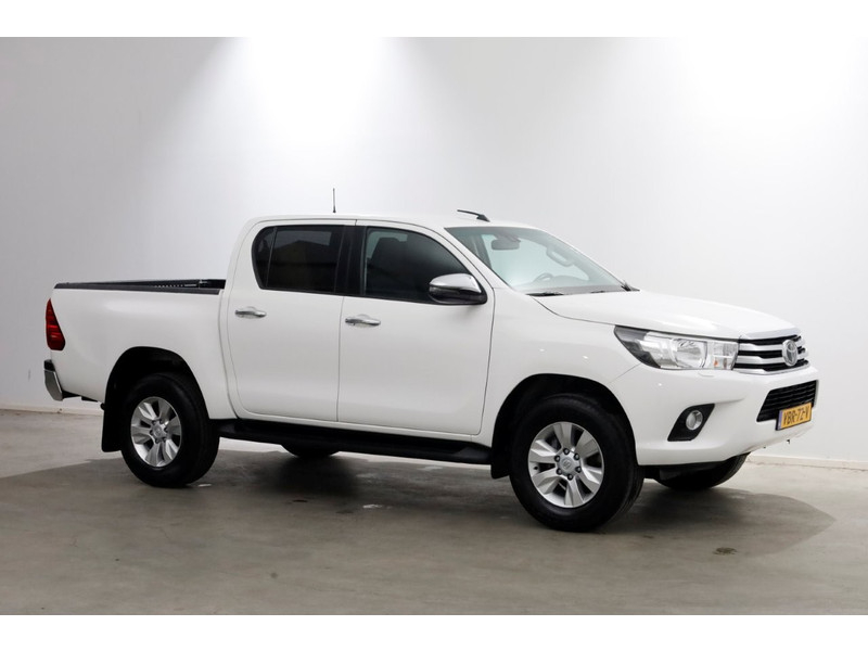 51134512-toyota-hilux-11