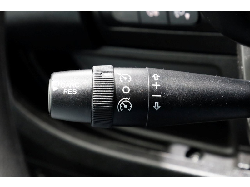 51145762-peugeot-boxer-15