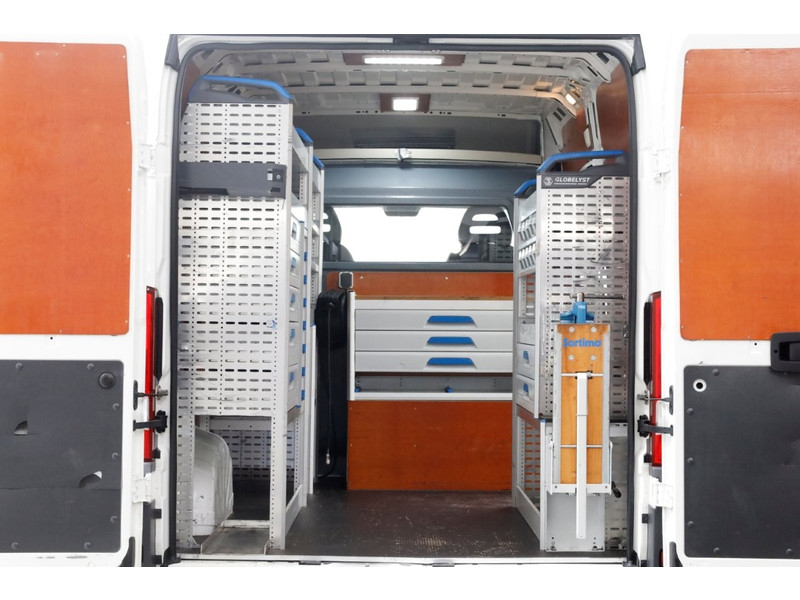 51145762-peugeot-boxer-5