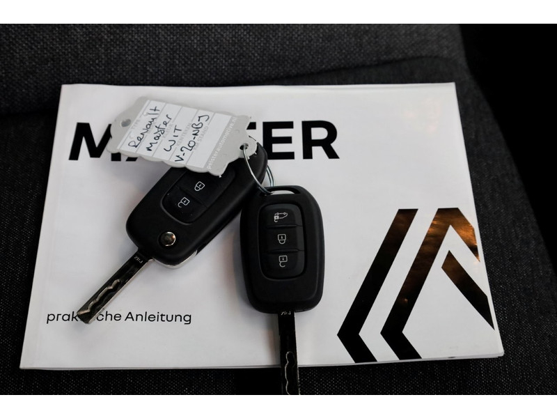 51226312-renault-master-7