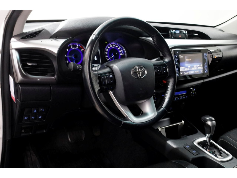 51227366-toyota-hilux-14