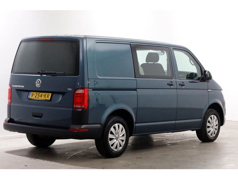 51227517-volkswagen-transporter-2