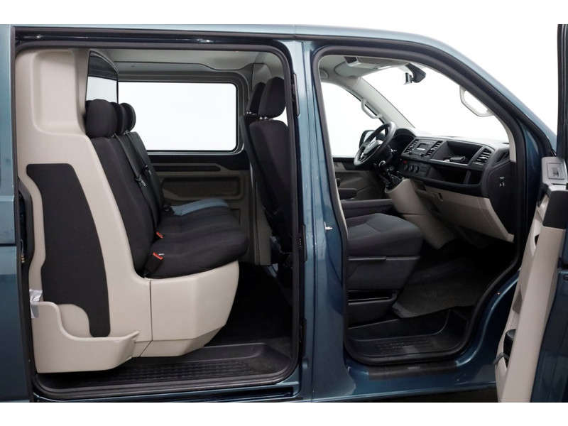 51227517-volkswagen-transporter-3