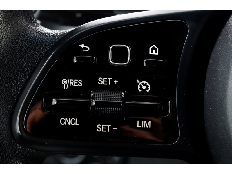 51247049-mercedes-benz-sprinter-18