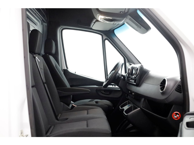 51247049-mercedes-benz-sprinter-3