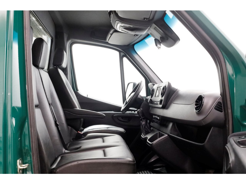 51249643-mercedes-benz--5