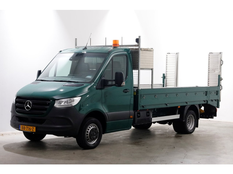 51249643-mercedes-benz--9