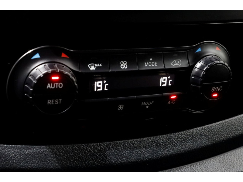 51281142-mercedes-benz-vito-19