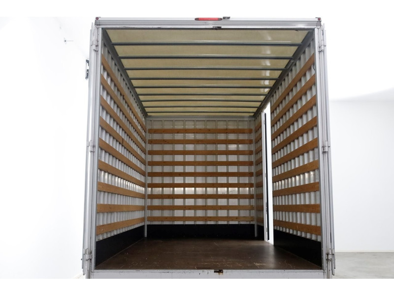 51281394-volkswagen-crafter-6