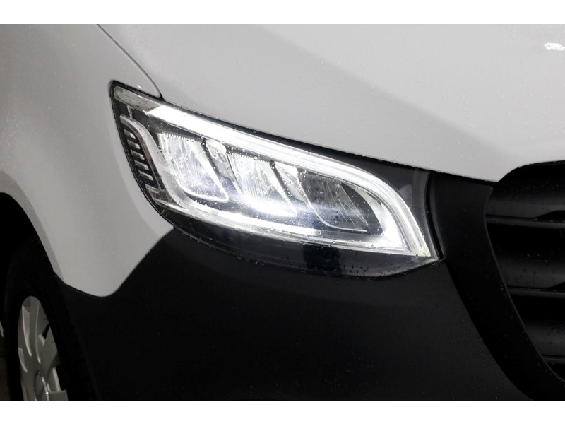 51310853-mercedes-benz-sprinter-12