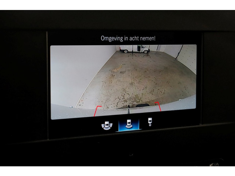 51310853-mercedes-benz-sprinter-15