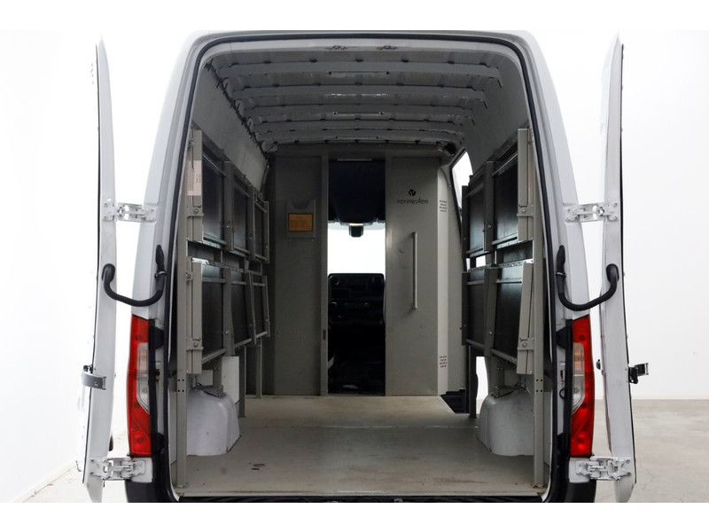 51323966-mercedes-benz-sprinter-13