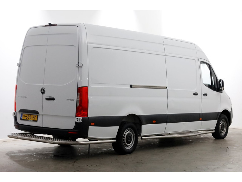 51323966-mercedes-benz-sprinter-2