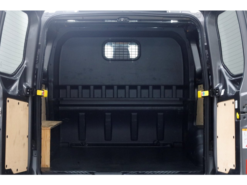 51345830-ford-transit-custom-5