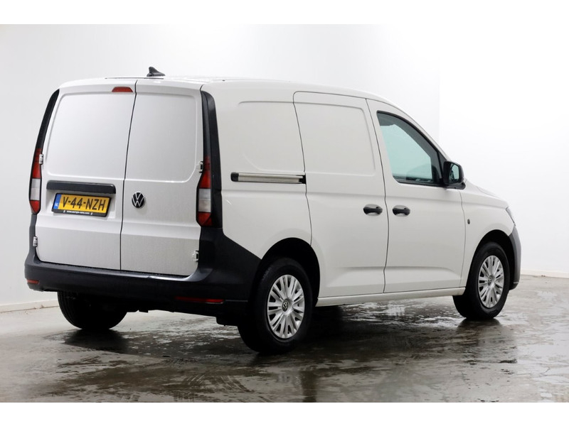 51389964-volkswagen-caddy-2