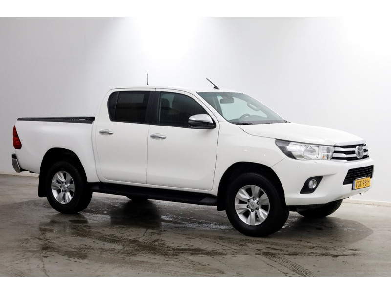 51406173-toyota-hilux-11
