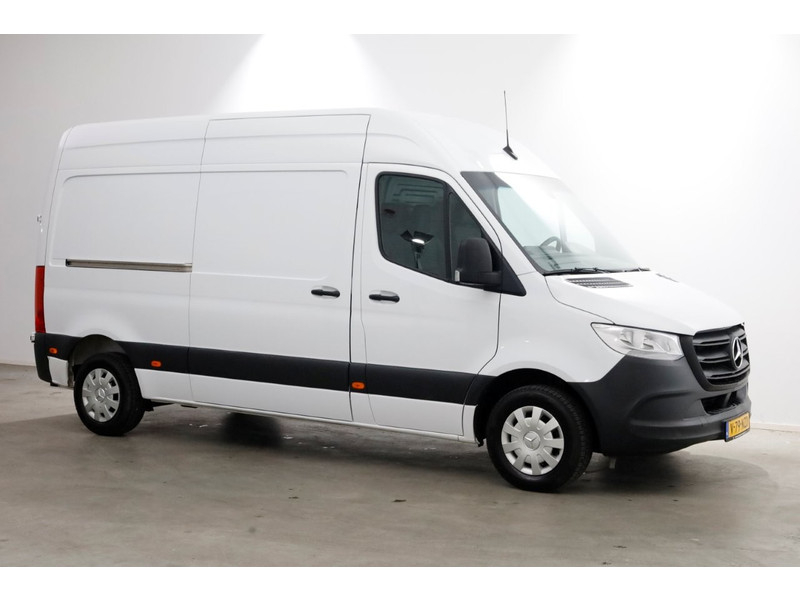 51480644-mercedes-benz-sprinter-10